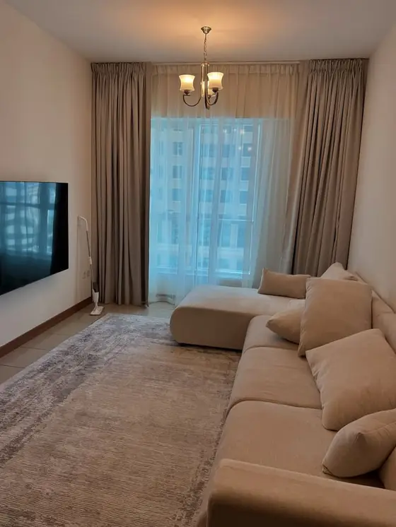 Peninsula 3 - curtains and blinds installation in Business Bay