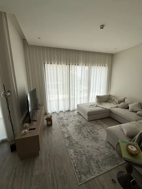 Peninsula 5 - curtains and blinds installation in Business Bay