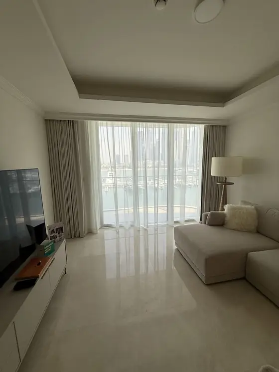 Beach Palace Residence - curtains and blinds installation in Jumeirah
