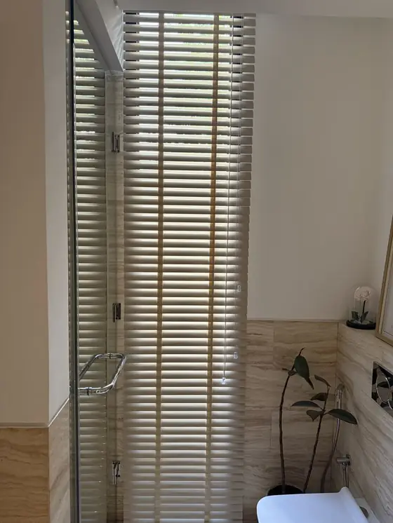 Jumeirah 1 Villa 12 - curtains and blinds installation in Jumeirah