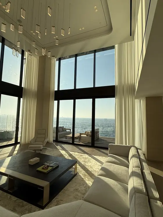 Marsa Al Arab - curtains and blinds installation in Jumeirah