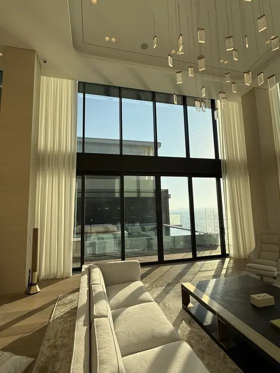 Marsa Al Arab - curtains and blinds installation in Jumeirah