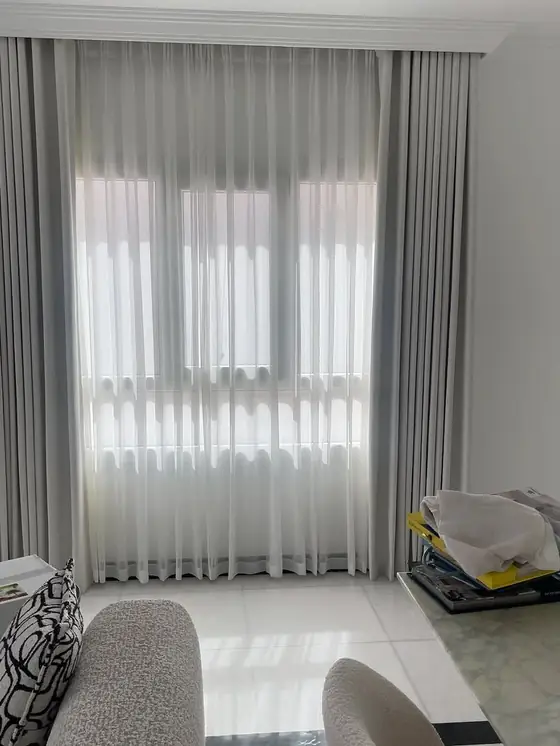 Umm Suqeim Villa - curtains and blinds installation in Jumeirah