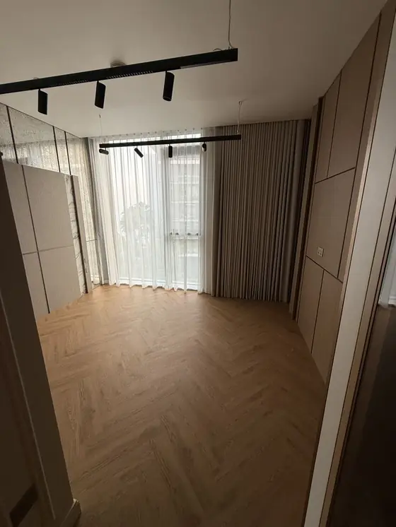 Bluewaters Residence 5 - curtains and blinds installation in Palm Jumeirah
