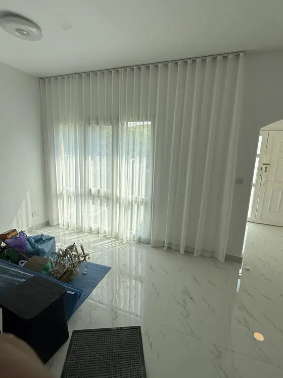 The Meadows Residence - curtains and blinds installation in The Meadows