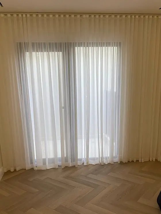 Amaranta - curtains and blinds installation in Villanova