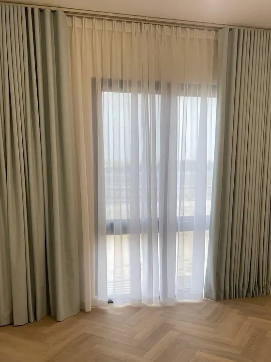 Amaranta B - curtains and blinds installation in Villanova