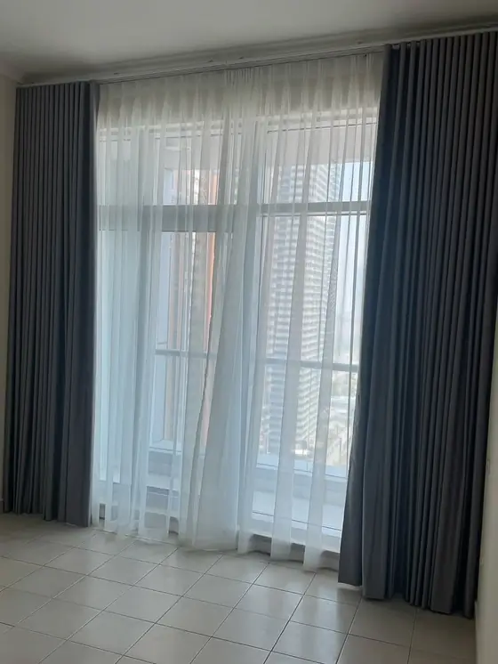 La Rosa 4 - curtains and blinds installation in Villanova